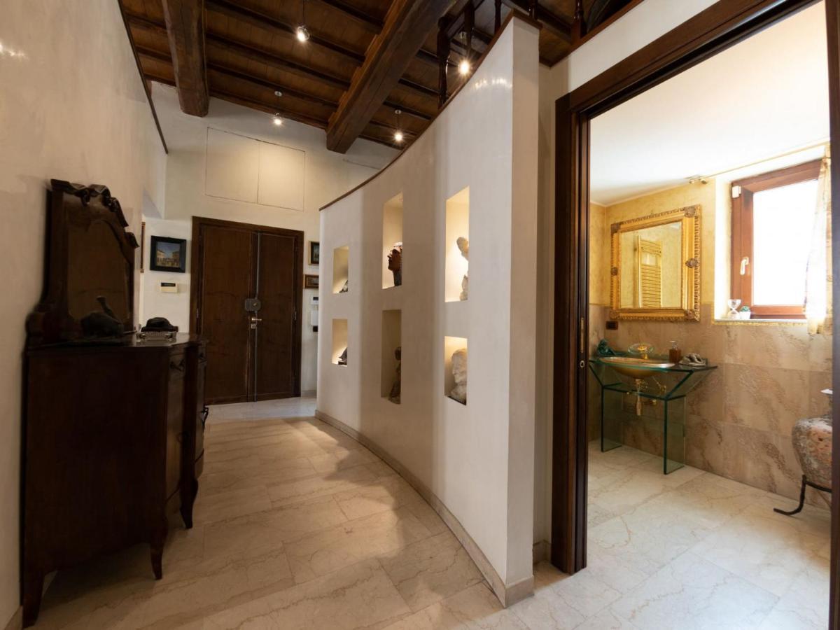 The Rent - With A View On Altare Della Patria Apartment